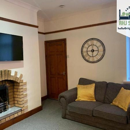 Rodsley - 2 Bedroom 1St Floor Flat Free Parking Wifi And Netflix Gateshead Zewnętrze zdjęcie