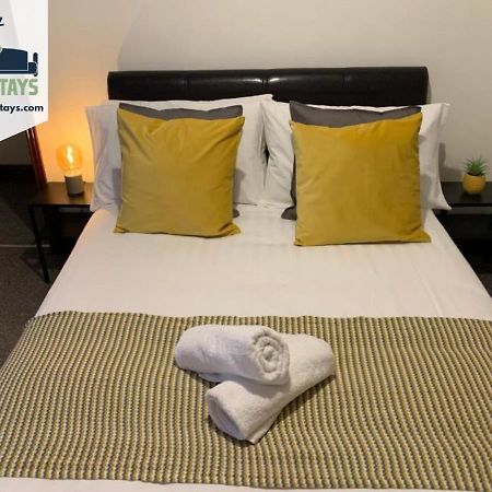 Rodsley - 2 Bedroom 1St Floor Flat Free Parking Wifi And Netflix Gateshead Zewnętrze zdjęcie
