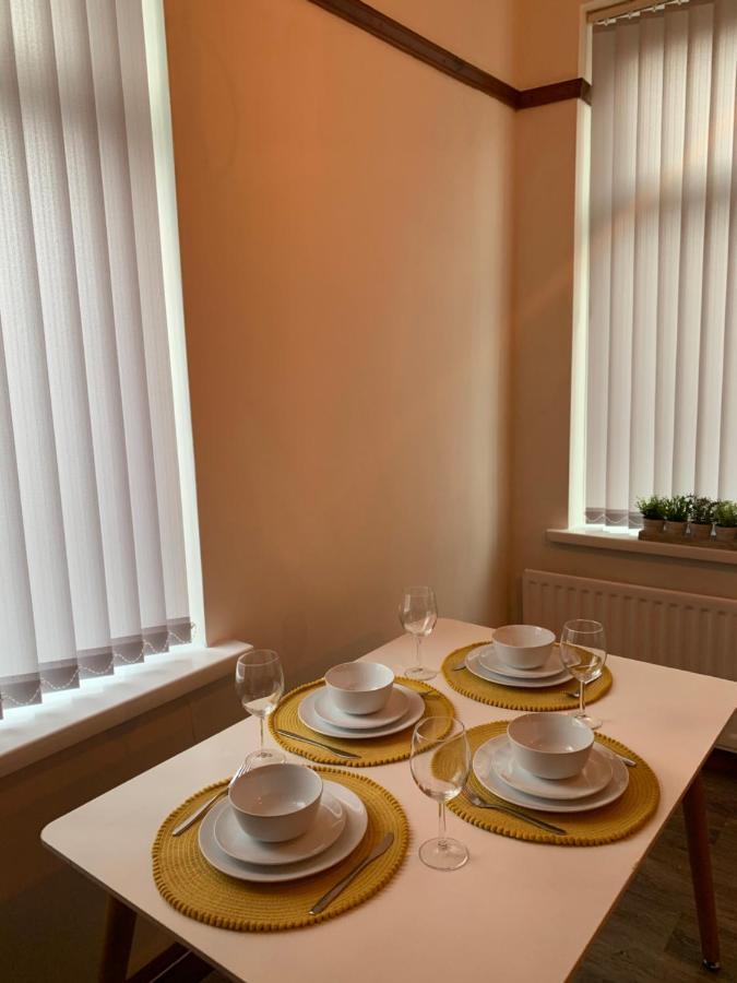 Rodsley - 2 Bedroom 1St Floor Flat Free Parking Wifi And Netflix Gateshead Zewnętrze zdjęcie